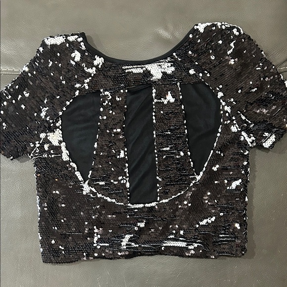 Black Sequin Black and White top size S - Picture 6 of 6